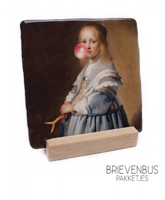 meisje met katapult,tegel,dit design,kauwgom,Johannes,Corneliszoon,Verspronck,Rijksmuseum,cadeau